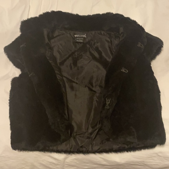 Wet Seal faux fur little black cap sleeve teddy jacket adorable size small - Picture 2 of 5